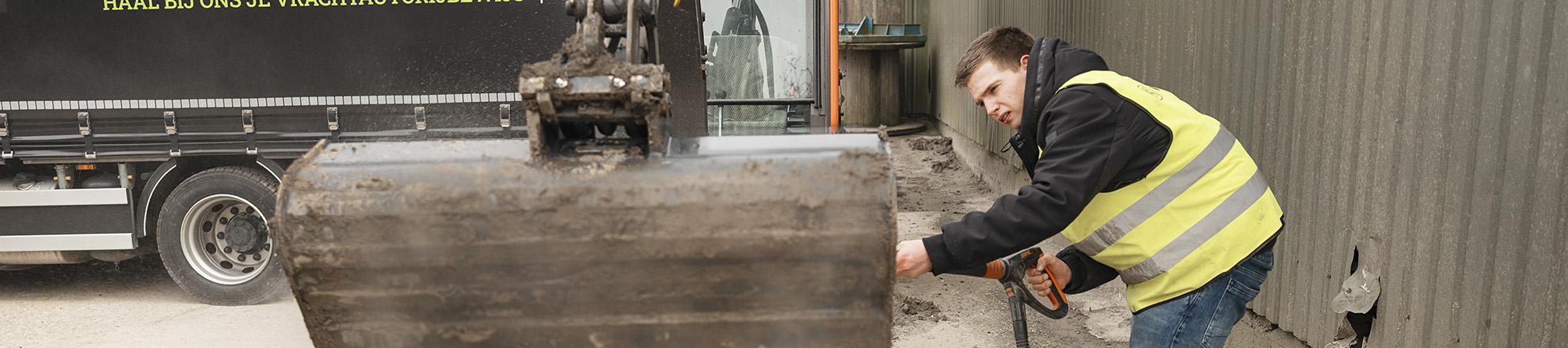 leerling met graafmachine bak mbo barneveld