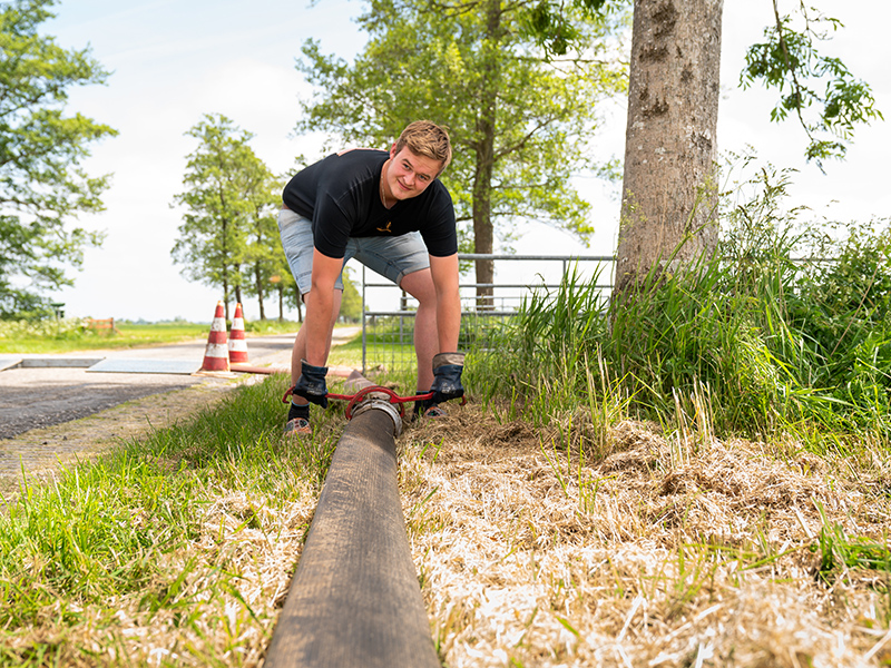 Student van Aeres MBO Buitenpost leren over groen grond en infra