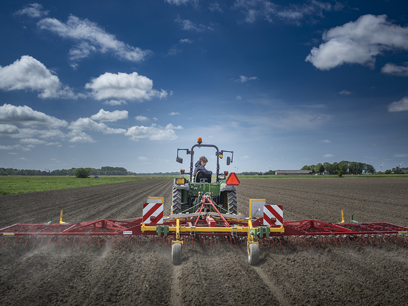 Student Aeres MBO Dronten Warmonderhof op trekker