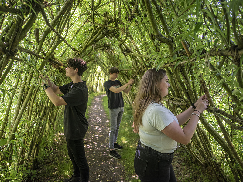 Studenten Aeres MBO Ede tuinonderhoud