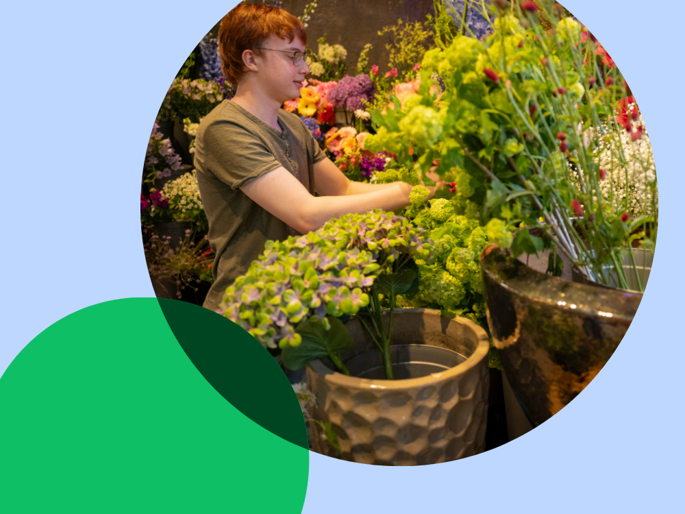 student schikt bloemen